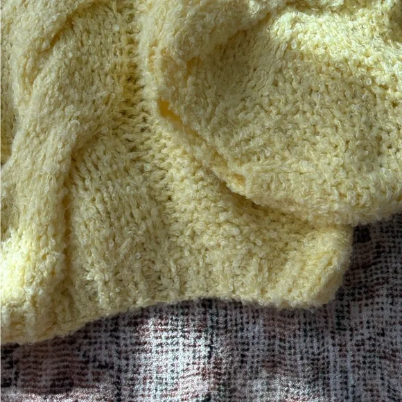 Rumored Soft Yellow Nonna Chunky Crew Neck Sweater - Picture 3 of 12